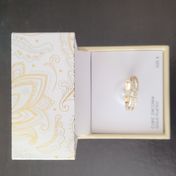 Beautiful ring - Picture 4 of 4